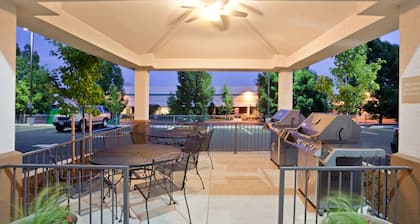 Candlewood Suites Portland Airport by IHG