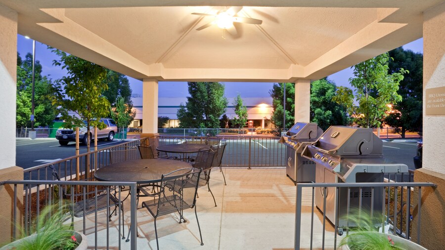 Candlewood Suites Portland Airport by IHG