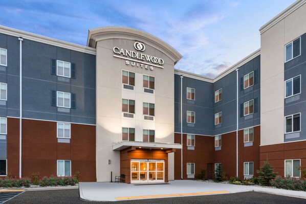 Exterior - Candlewood Suites Portland Airport by IHG (Portland)