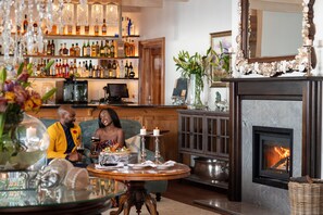 2 bars/lounges - Tintswalo Atlantic (Cape Town)