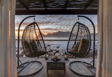 Balcony. Tintswalo Atlantic