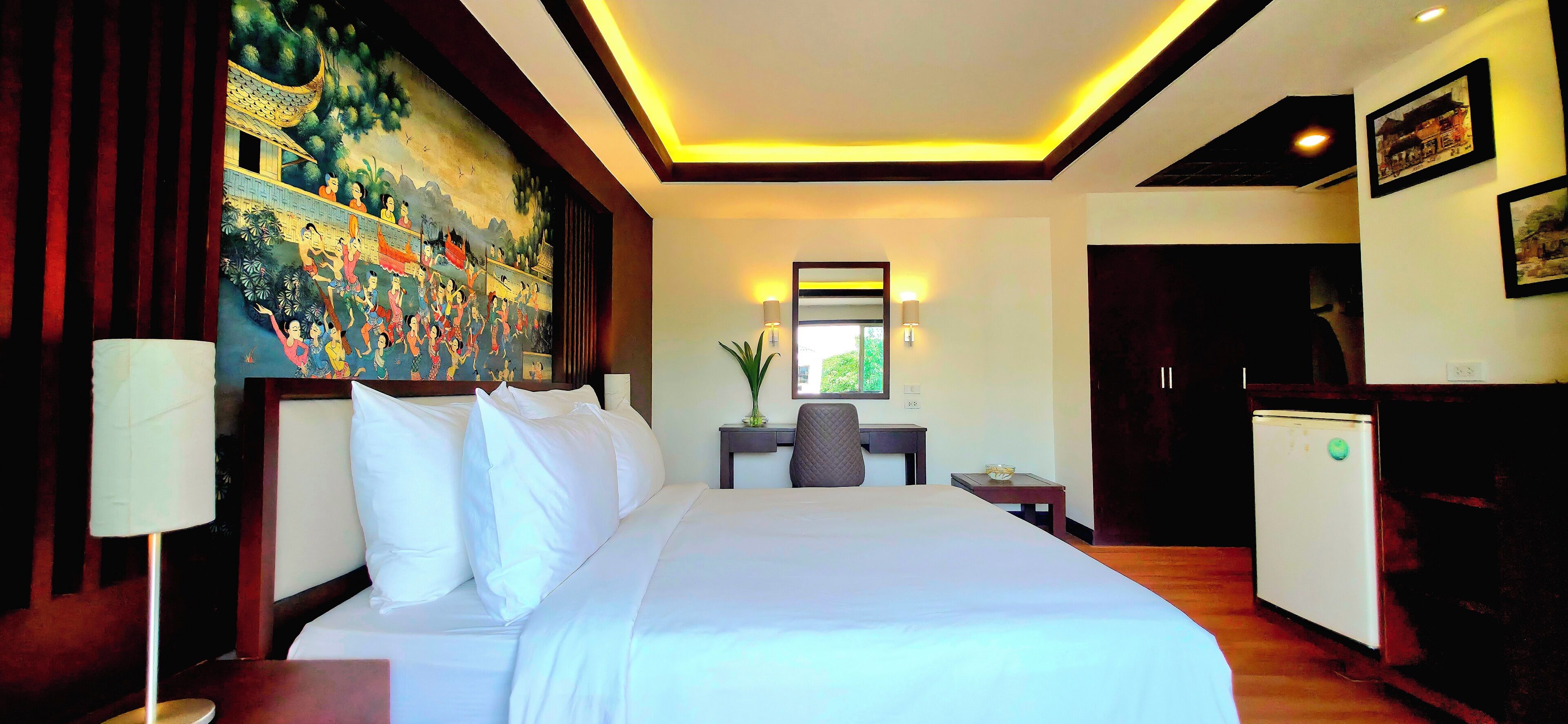 Junior Suite | 1 bedroom, minibar, in-room safe, iron/ironing board
