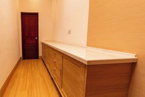 In-room business center - City Inn Vientiane (Vientiane)