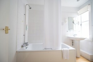 Single Room | Bathroom - Bell Hotel by Greene King Inns (Tewkesbury)