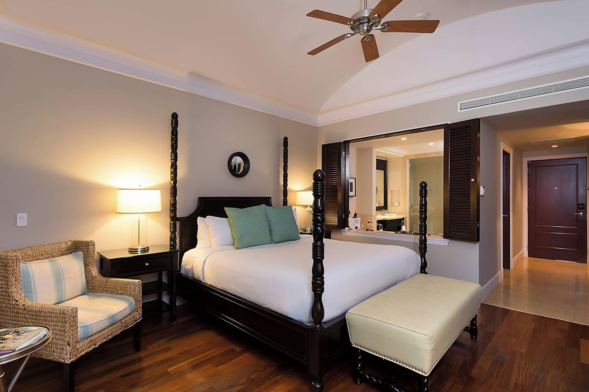 Room, 1 King Bed, Garden View