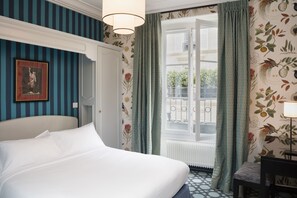 Standard Double Room, Bathtub | Pillow-top beds, in-room safe, individually furnished, desk - Hotel Saint Germain (Paris)