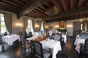 Hi ha 2 restaurants amb esmorzars
