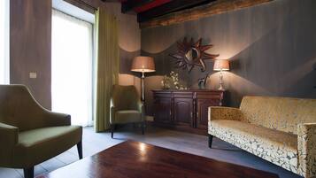 Doppia Standard, 1 letto matrimoniale | Minibar, una cassaforte in camera, con stile personalizzato