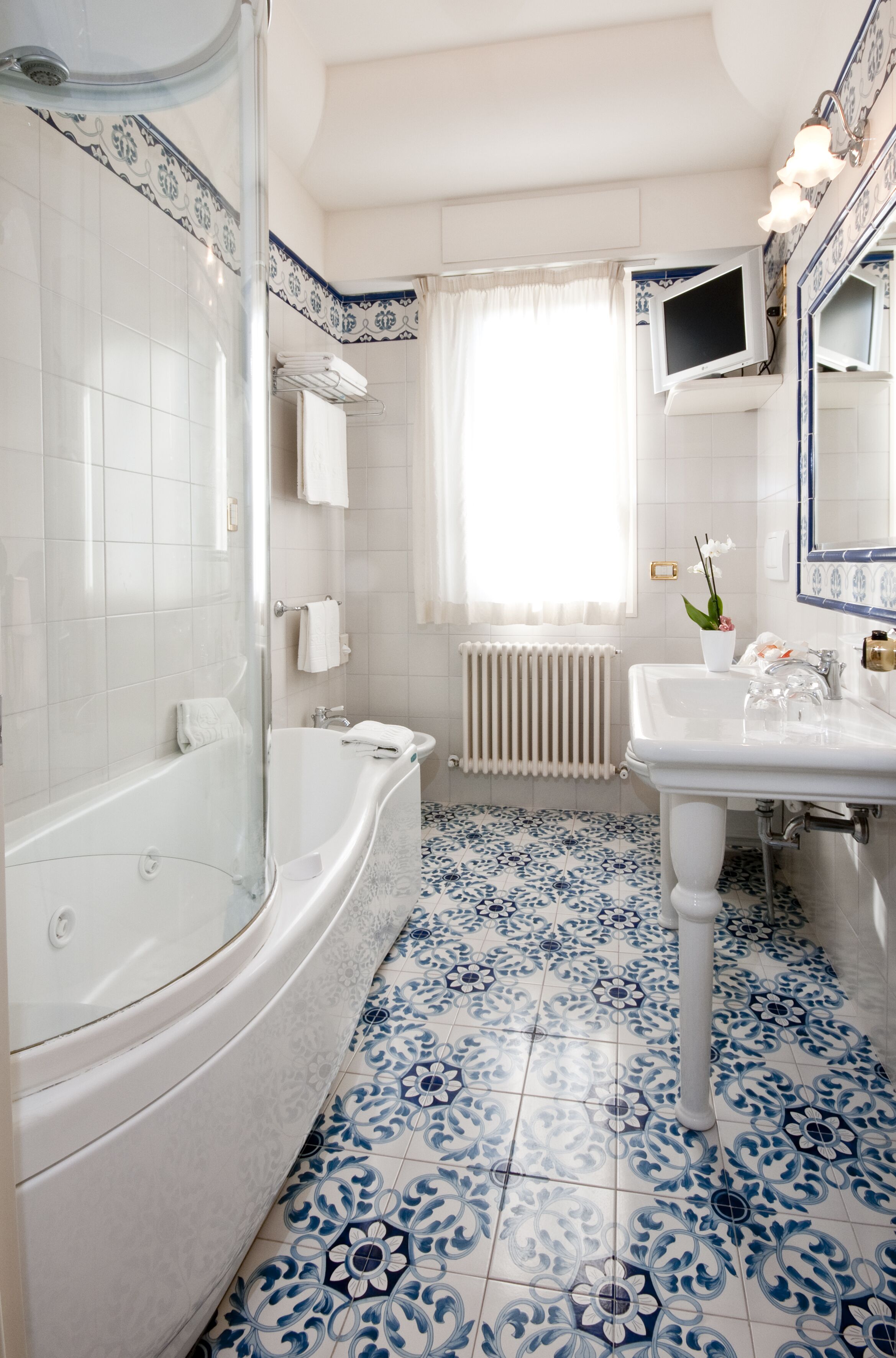 hair dryer, bidet, towels