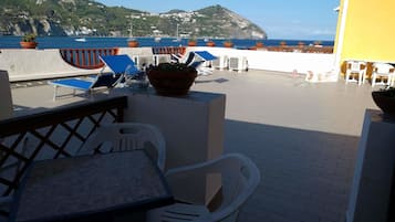 Quarto casal econômico, terraço, na torre | Terraço/pátio