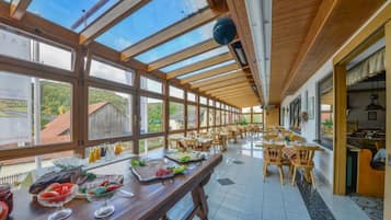 Petit déjeuner buffet compris tous les jours