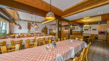 Frühstück, Mittagessen und Abendessen