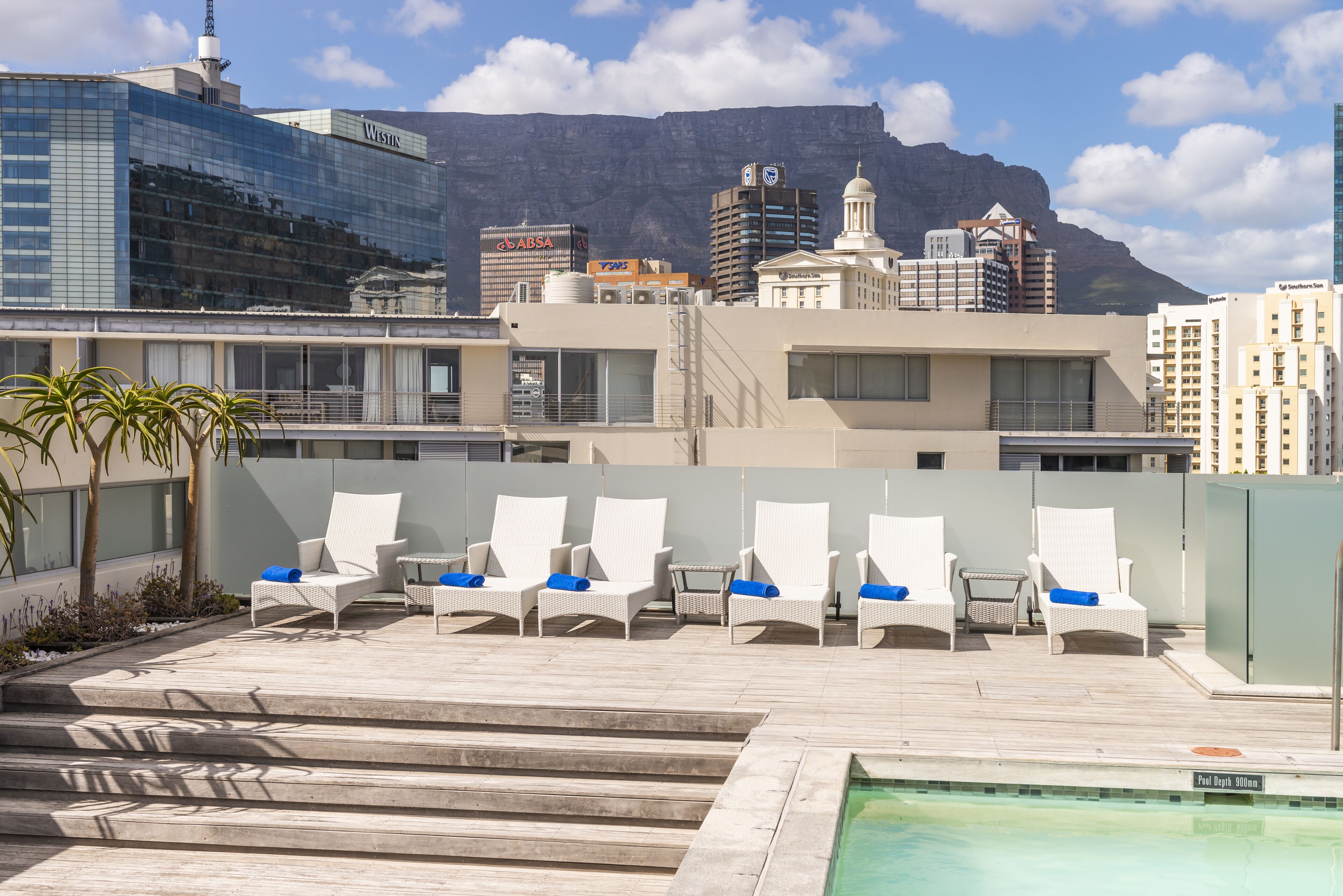 outdoor pool, free pool cabanas, pool umbrellas