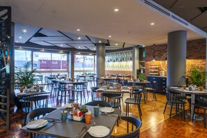 Breakfast, lunch and dinner served - aha Harbour Bridge Hotel & Suites (Cape Town)