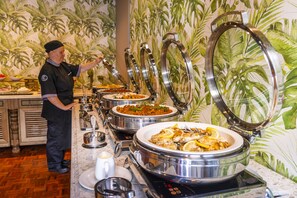 Petit déjeuner anglais servi tous les jours en supplément