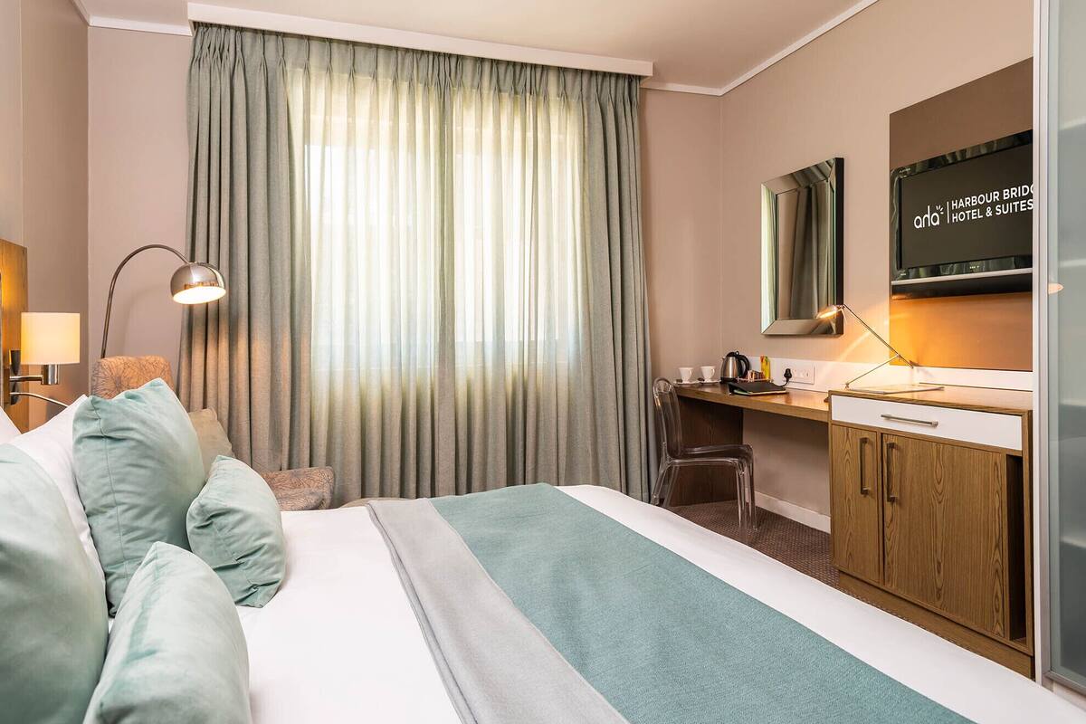 Premium bedding, minibar, in-room safe, desk