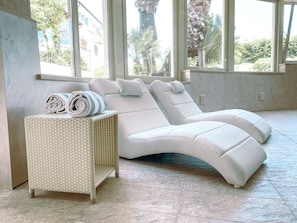 Innenpool, Außenpool