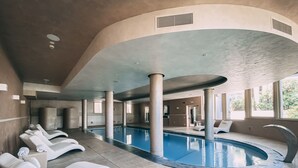屋内プール、屋外プール