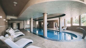 Piscina coperta, piscina all'aperto