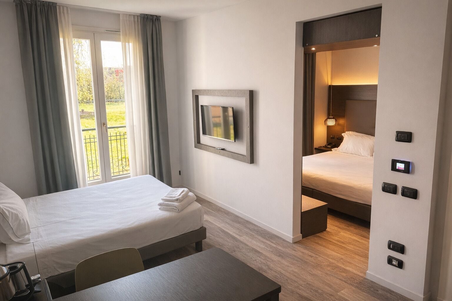 家庭客房 | 防敏寢具、房內夾萬、書桌、手提電腦工作空間