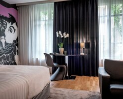 Suite estudio junior, 1 cama de matrimonio grande, no fumadores, baño privado | Ropa de cama de alta calidad, minibar, caja fuerte