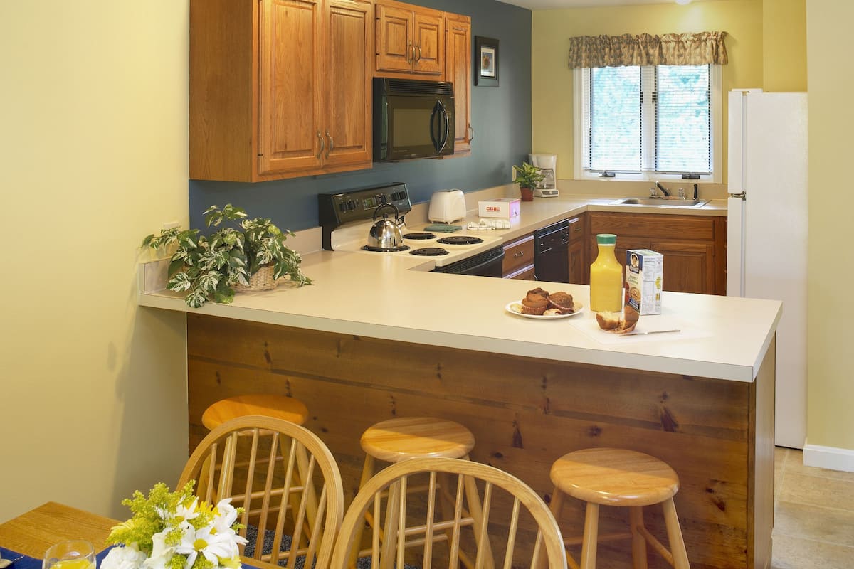 suite, 2 bedrooms | in-room dining