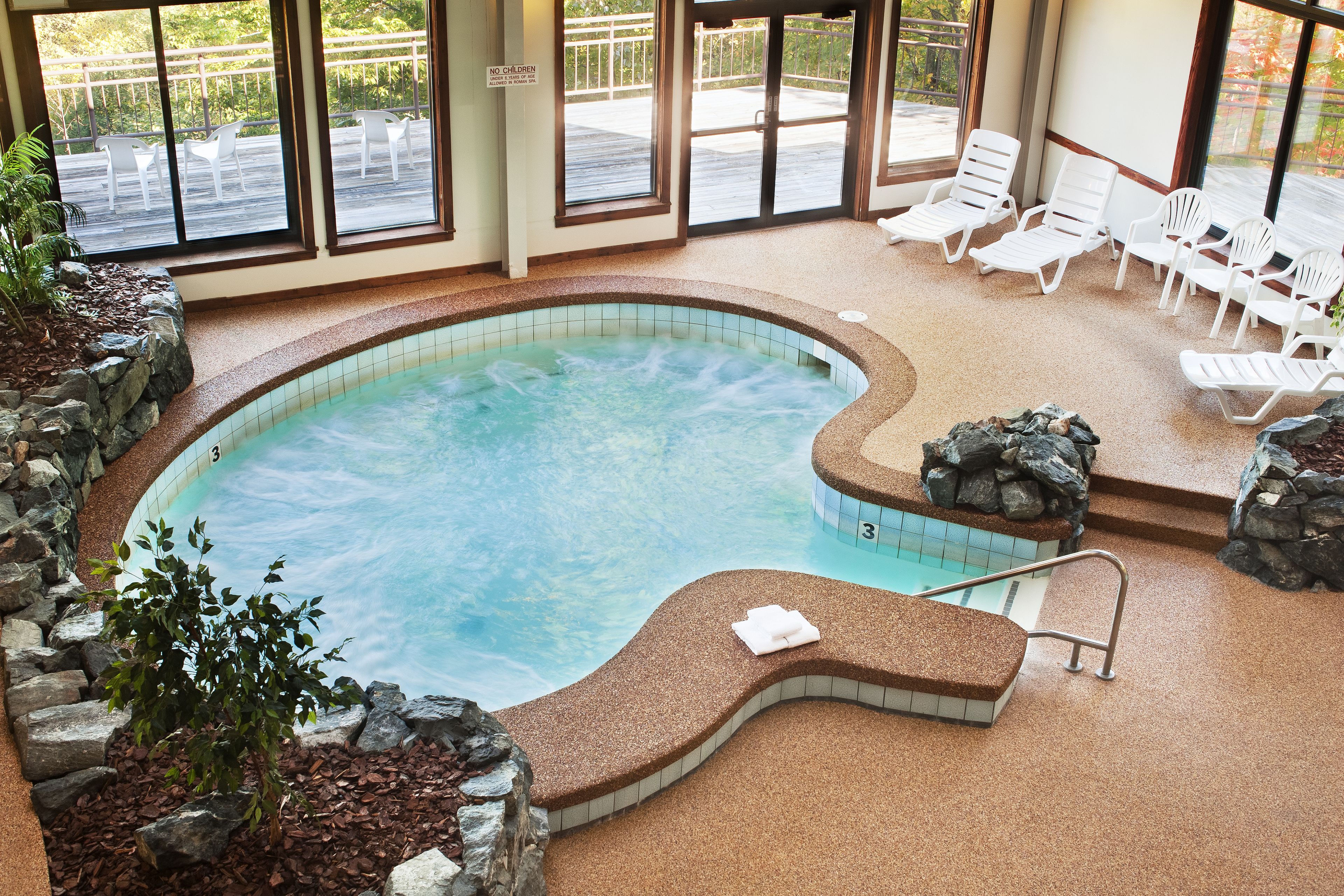 indoor spa tub