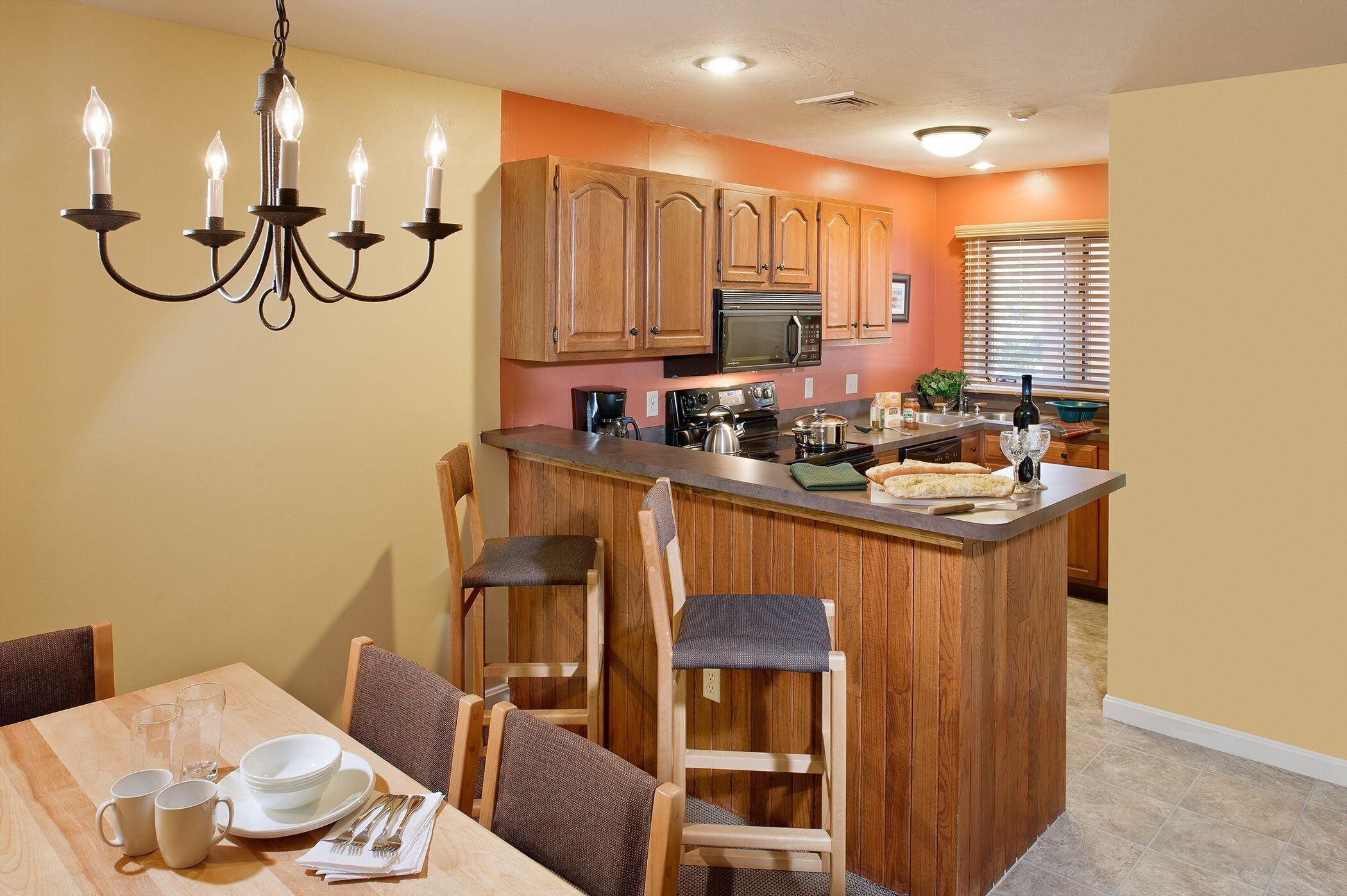 deluxe suite, 2 bedrooms | 2 bedrooms, desk, iron/ironing board, free cots/infant beds