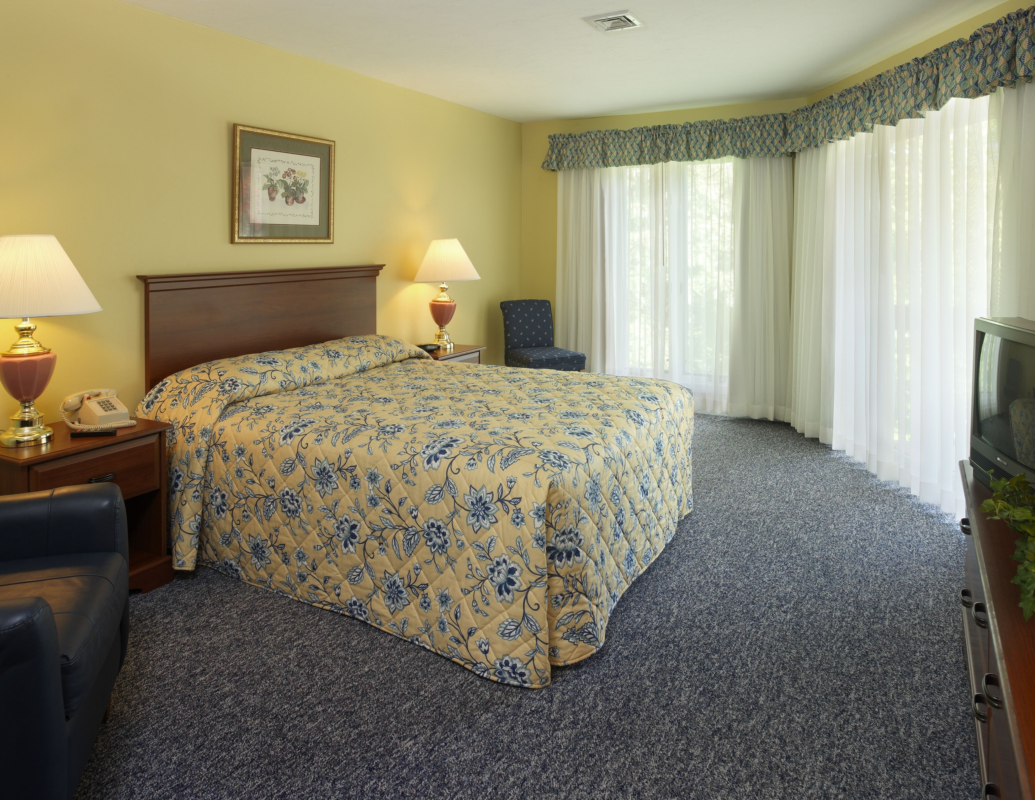 suite, 2 bedrooms | 2 bedrooms, desk, iron/ironing board, free cots/infant beds