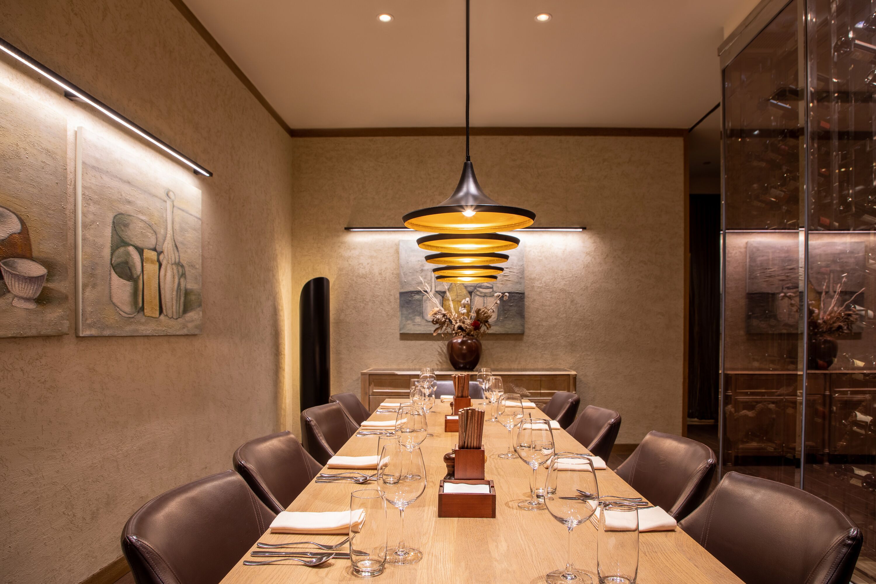 2 restaurants, chinese cuisine