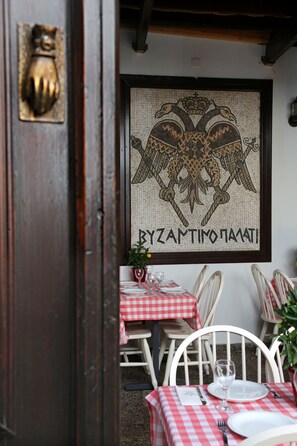 Daily to-go breakfast (EUR 7.50 per person) - Centrum Hotel (Nicosia)