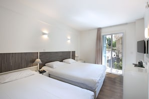 Chambre Standard, 3 lits une place