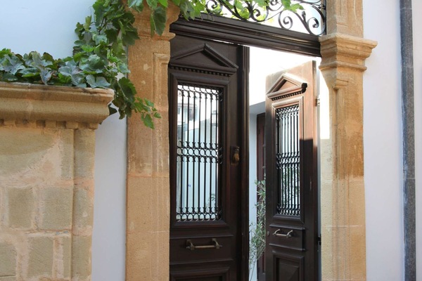 Breakfast, lunch, dinner served; Greek cuisine