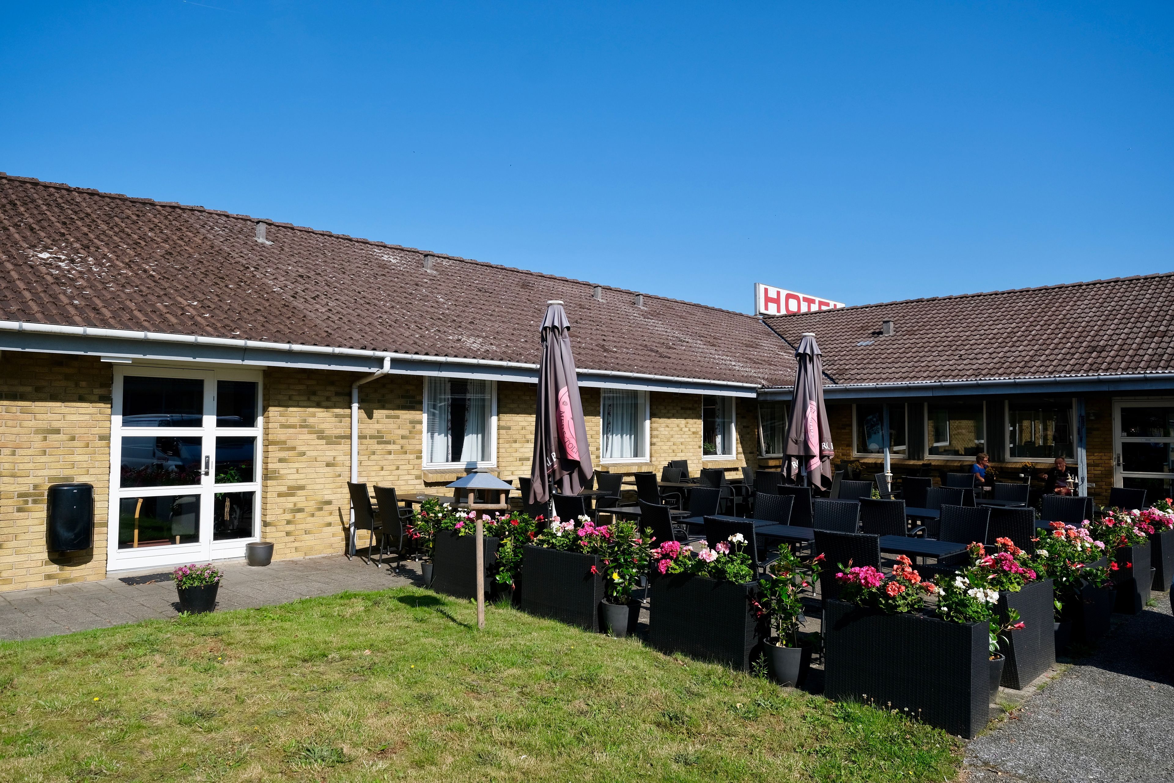 Se sirven desayunos, comidas, cenas y cocina regional 