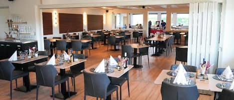 Frokost, lunsj og middag serveres, regionale retter