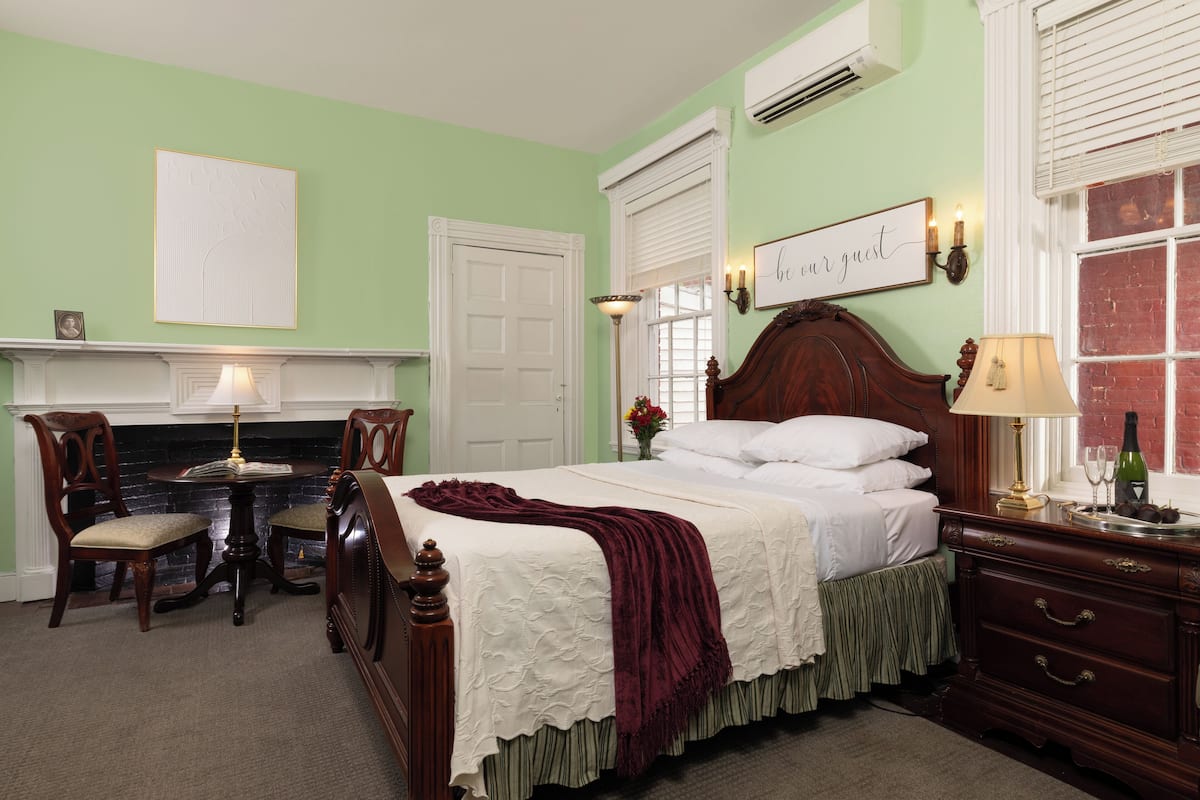 Room, Private Bathroom (Jessie's Room) | Premium bedding, Tempur-Pedic beds, individually decorated