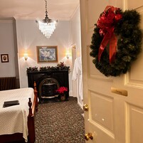 Room, Private Bathroom (Ewing Room) | Premium bedding, Tempur-Pedic beds, individually decorated