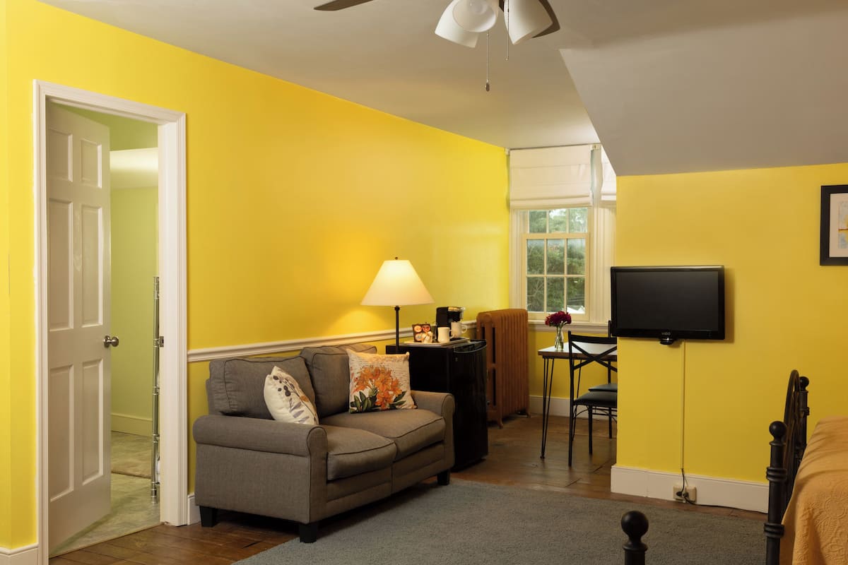 Room, Private Bathroom (Molly's Garden) | Premium bedding, Tempur-Pedic beds, individually decorated