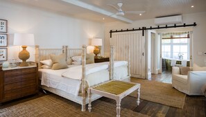 Gelatenheid B | 1 bedroom, free minibar, in-room safe, individually decorated - Akademie Street Boutique Hotel (Franschhoek)
