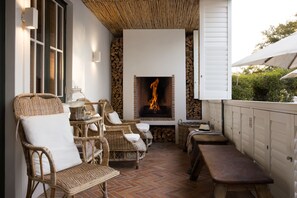 Gelatenheid B | Terrace/patio - Akademie Street Boutique Hotel (Franschhoek)