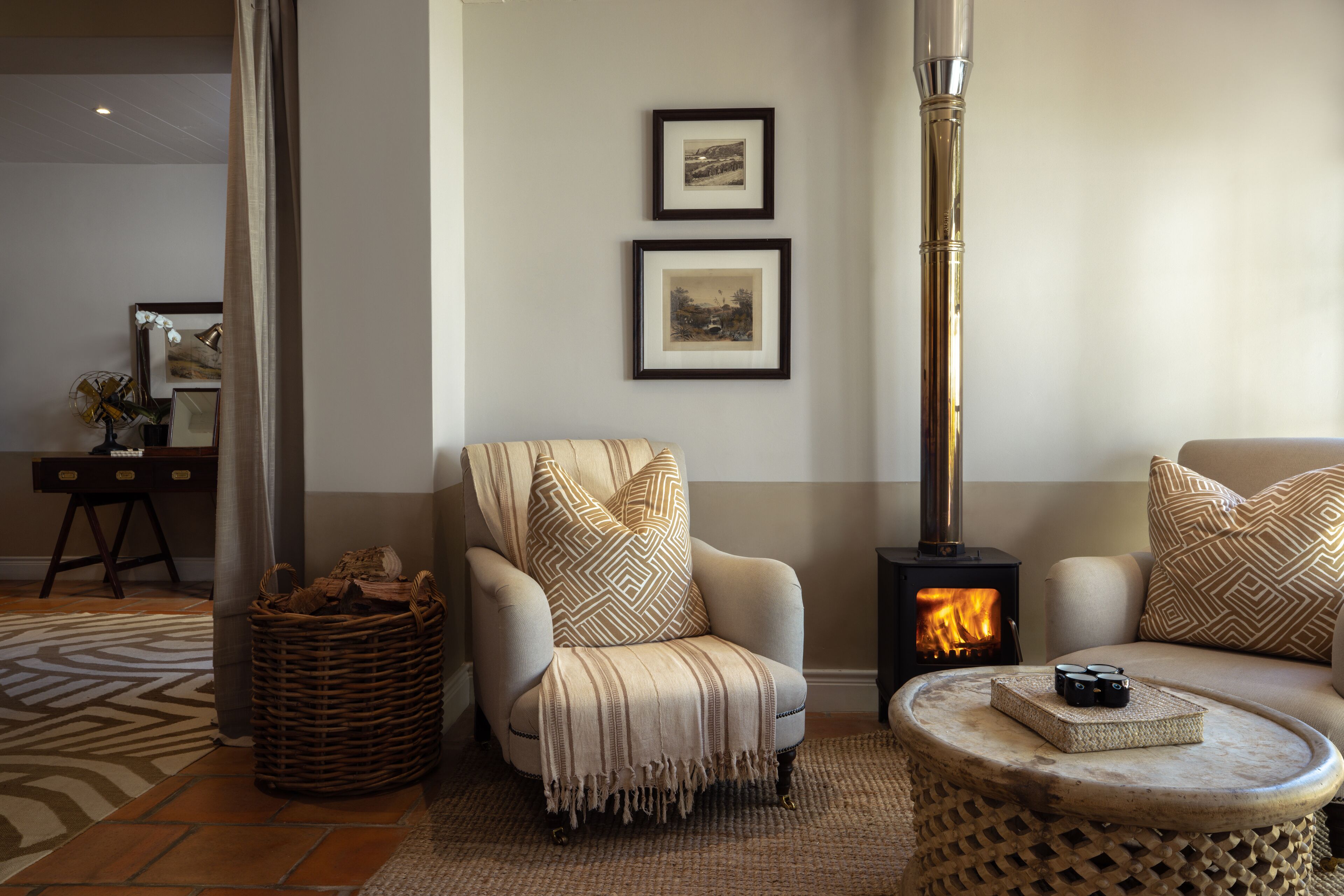 oortuiging a  | free minibar, in-room safe, desk, blackout curtains