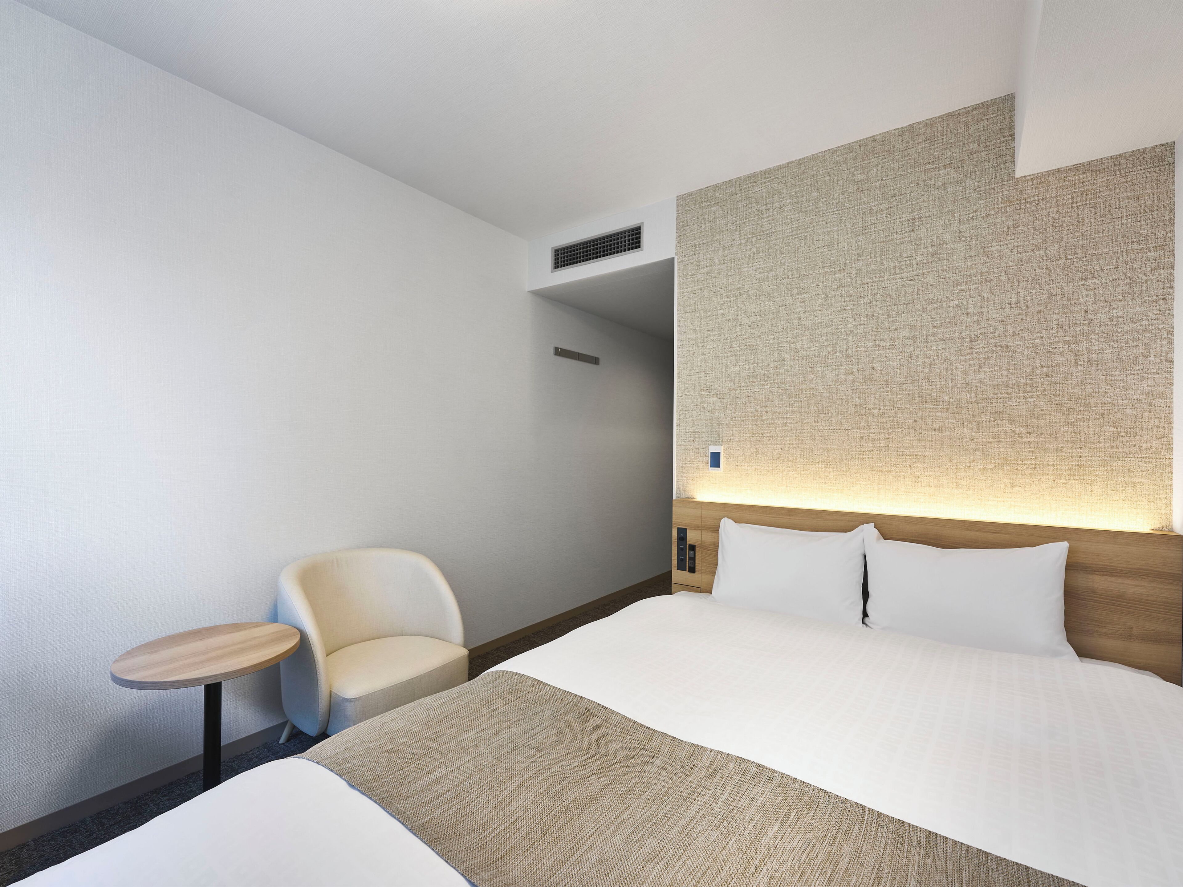 Down duvets, desk, blackout curtains, soundproofing