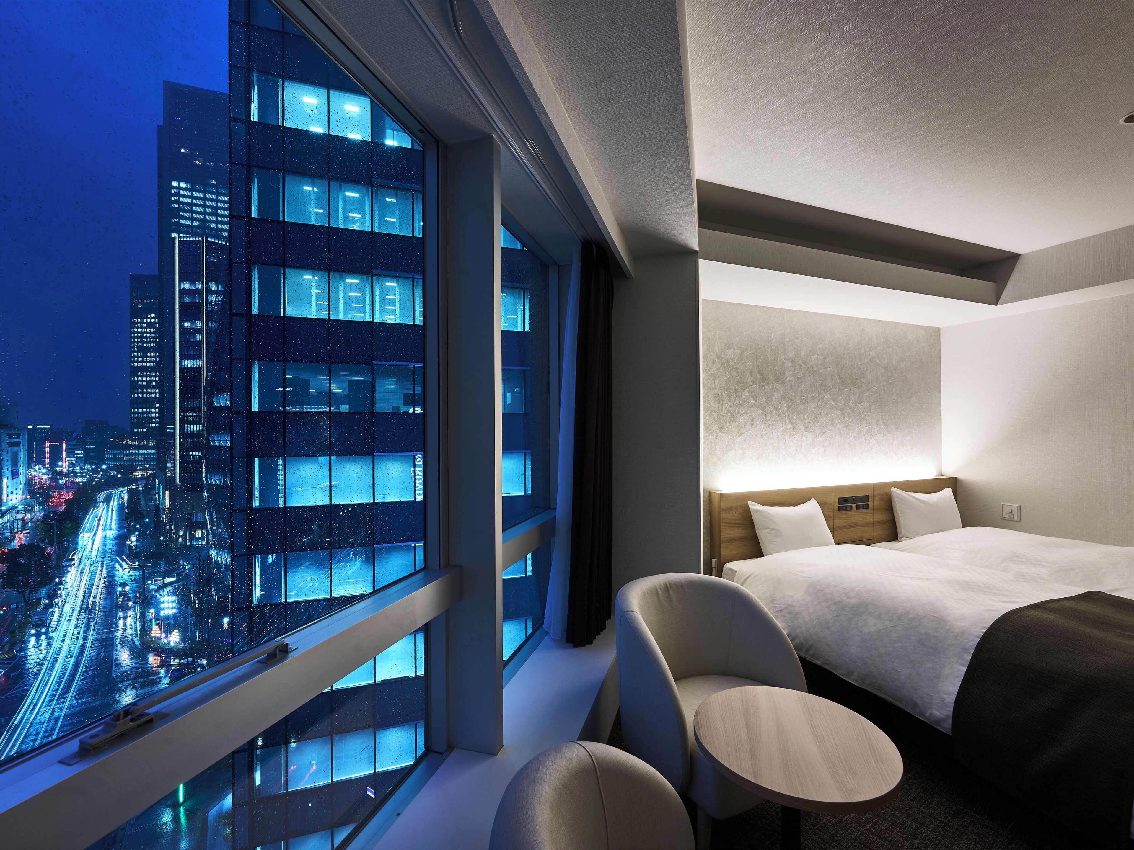 Down duvets, desk, blackout curtains, soundproofing