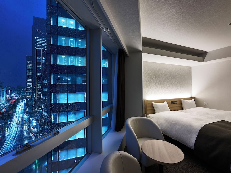 Down duvets, desk, blackout curtains, soundproofing