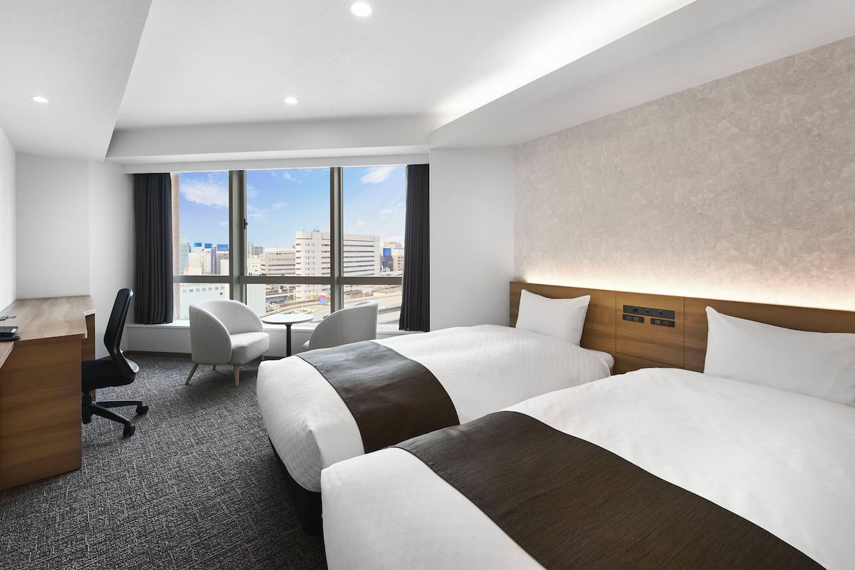 羽绒被、办公桌、遮光窗帘、隔音