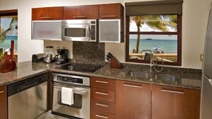 Private kitchen - Encanto El Faro Luxury Ocean Front Condo-Hotel (Playa del Carmen)