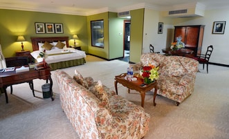Family Suite, Private Pool | Premium bedding, in-room safe, desk, soundproofing