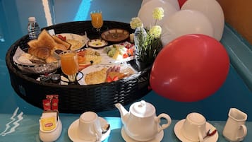 Daily buffet breakfast for a fee