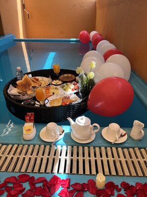 Frokostbuffé hver dag (mot et tillegg)