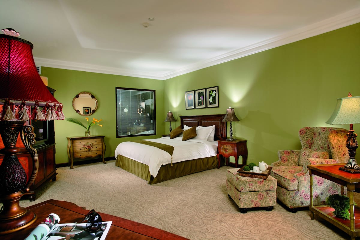 1 bedroom, premium bedding, in-room safe, desk